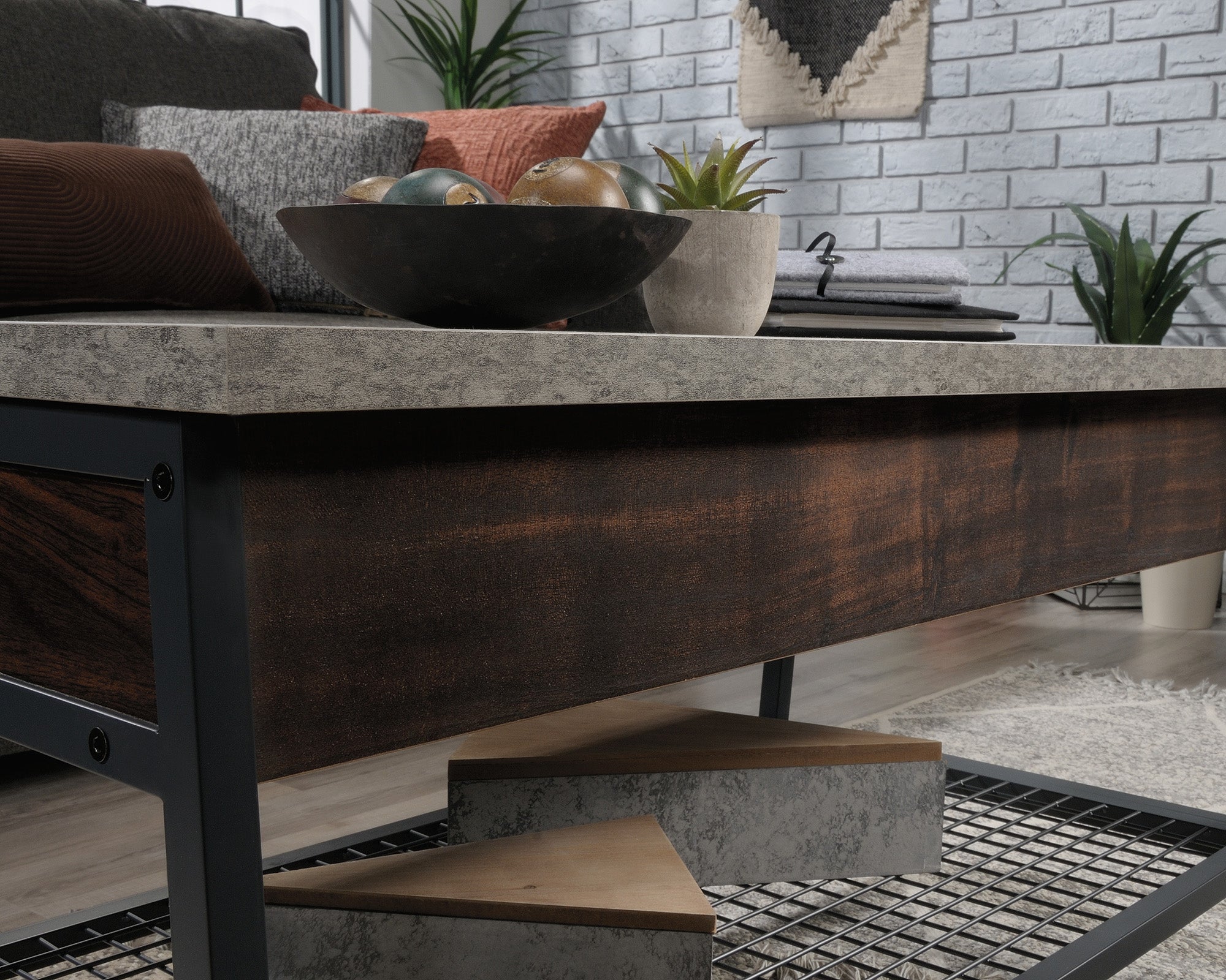 Market Lift Up Coffee / Work Table