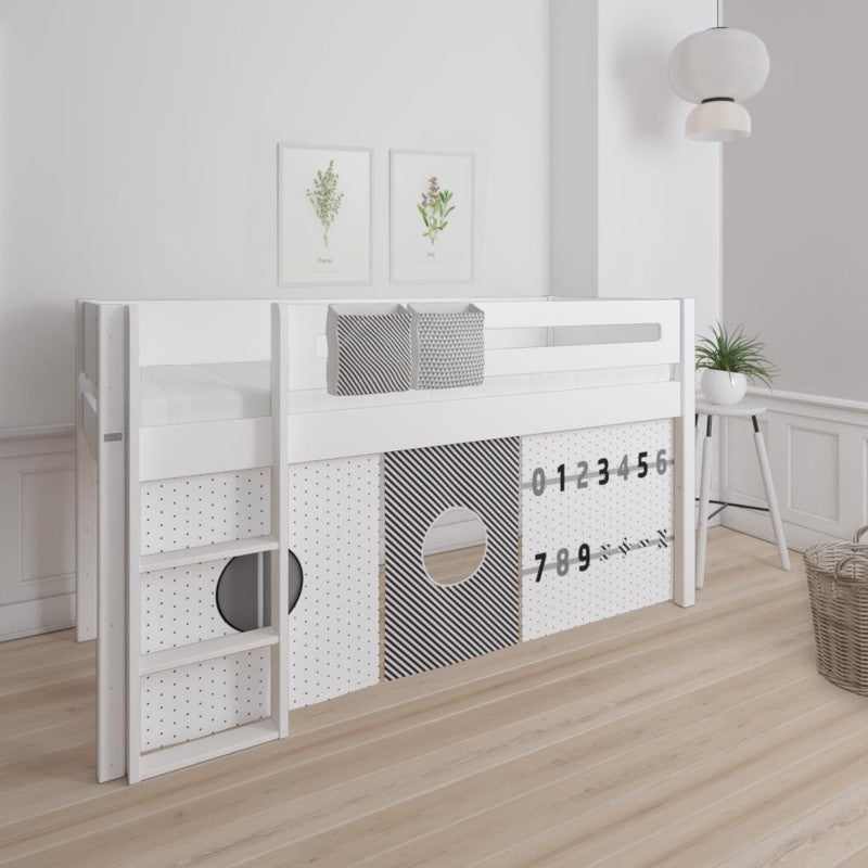 Manis-h 2 Bed Pockets in a Stripe and Triangle Design